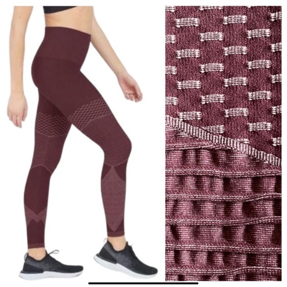 Spanx Look At Me Now seamless moto leggings. - Picture 6 of 6